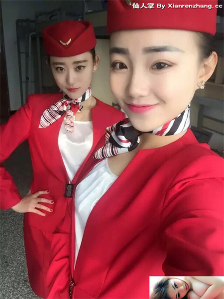 东航美女空姐的淫乱私生活被曝光[100P+1V/477M]