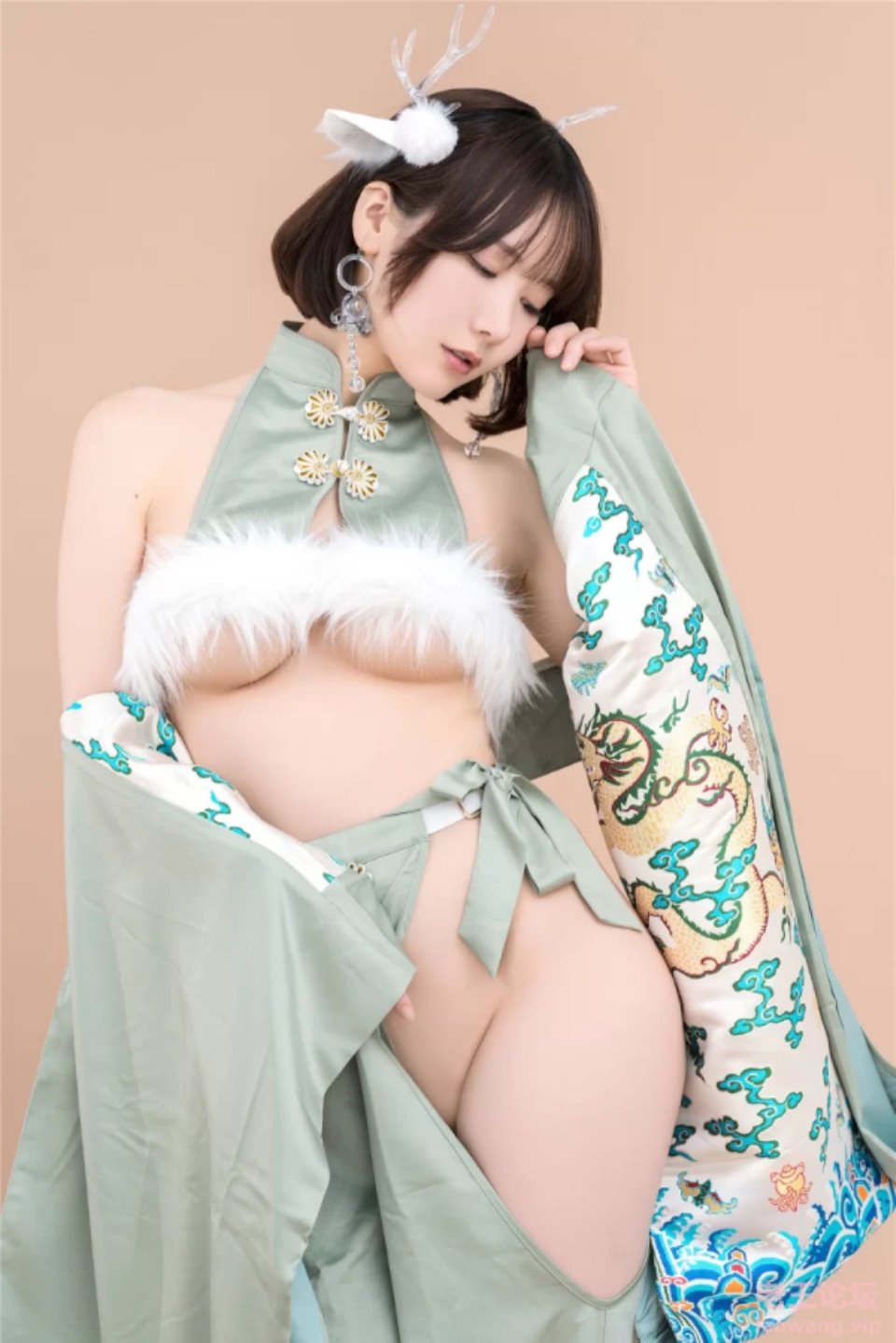 [日韩coser] [转载搬运] けん研 (けんけん) – [Fantia] 2024年01月合集 [188P6V+1.92GB][百度盘]